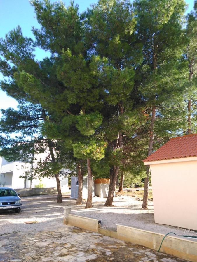 Apartments Zvonimir,Place By The Sea Mirce Dış mekan fotoğraf