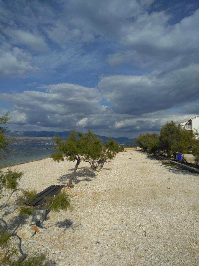 Apartments Zvonimir,Place By The Sea Mirce Dış mekan fotoğraf